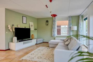 Kivik (ikea) lichtgrijze driezitsbank+chaise longue+hocker. - afbeelding 2 Kivik (ikea) lichtgrijze driezitsbank+chaise longue+hocker. - afbeelding 2