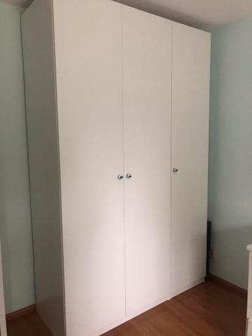 Ikea- kast Pax, 3-deurs met lades, roede en planken - afbeelding 1 Ikea- kast Pax, 3-deurs met lades, roede en planken - afbeelding 1
