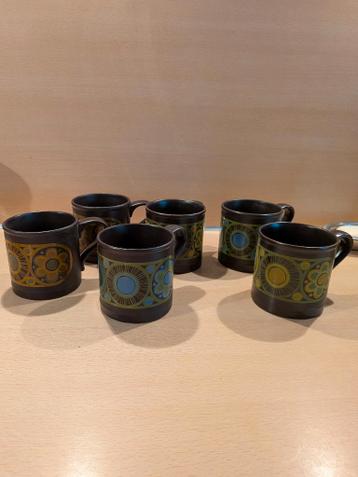 6 Retro mokken