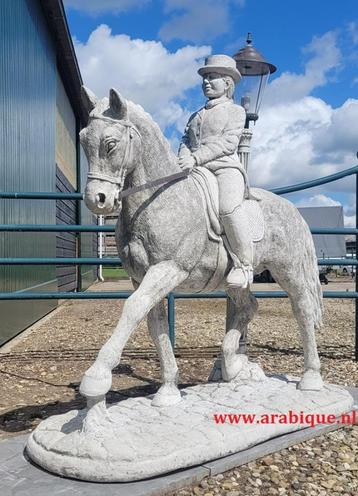 Dressuur paard + amazone + verlichting ( eventueel  veulen )