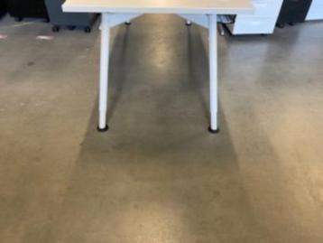 Bureau met knop 180x80xH68-88 cm, 39 stuks - afbeelding 6 Bureau met knop 180x80xH68-88 cm, 39 stuks - afbeelding 6