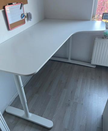 Ikea hoekbureau Bekant verstelbaar - afbeelding 3 Ikea hoekbureau Bekant verstelbaar - afbeelding 3