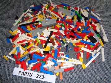 Partij 9000x Lego plaatjes & stenen =8x Advertenties samen