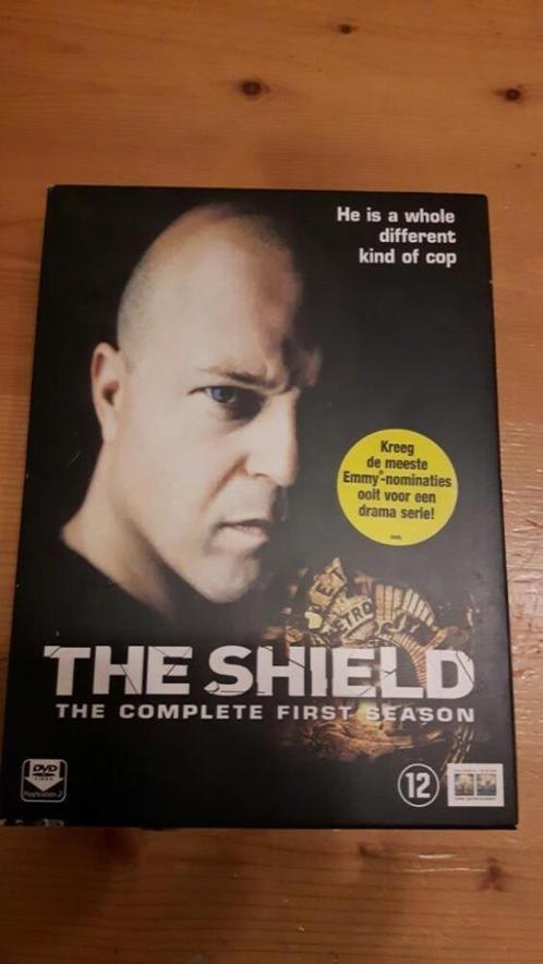 DVD serie The Shield Seizoen 1, Cd's en Dvd's, Dvd's | Tv en Series, Zo goed als nieuw, Actie en Avontuur, Boxset, Vanaf 12 jaar