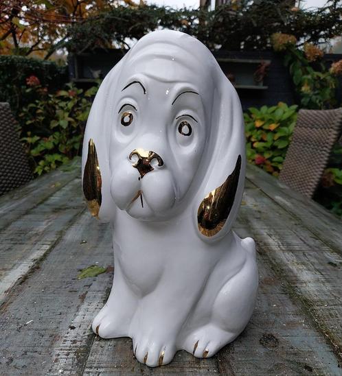 Porselein beeld / sculptuur van hond, Verzamelen, Beelden en Beeldjes, Zo goed als nieuw, Overige typen, Ophalen of Verzenden