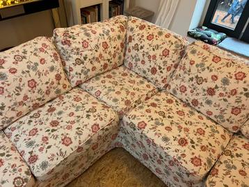 Ektorp Hoekbank met 2 sets hoezen. - afbeelding 3 Ektorp Hoekbank met 2 sets hoezen. - afbeelding 3