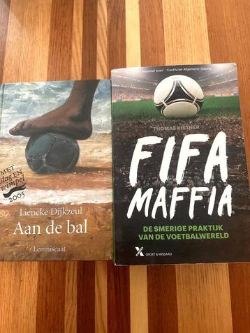 Voetbal Lees Boeken - FIFA Maffia, Aan de bal
