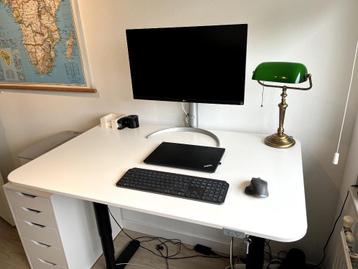 IKEA BEKANT sta/zitbureau (elektrisch) - afbeelding 2 IKEA BEKANT sta/zitbureau (elektrisch) - afbeelding 2