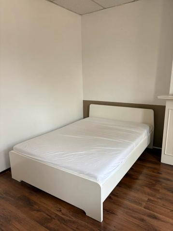 Bedframe Malm ikea 140x200 - afbeelding 5 Bedframe Malm ikea 140x200 - afbeelding 5