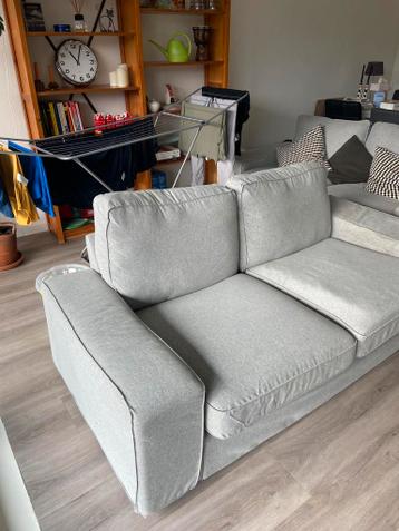 Twee grijze 2-zits banken (IKEA KIVIK) 190x95x83cm - afbeelding 2 Twee grijze 2-zits banken (IKEA KIVIK) 190x95x83cm - afbeelding 2