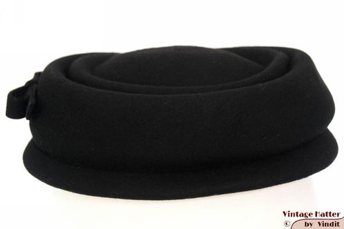 mooie oude Vintage Dameshoed Cocktail hoed zwart vilt 56, Antiek en Kunst, Antiek | Kleding en Accessoires, Dames, Ophalen of Verzenden