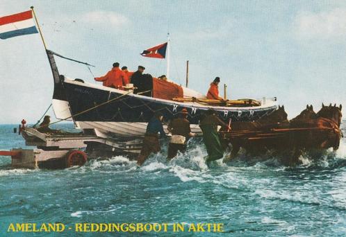 AMELAND Reddingsboot in Actie, Verzamelen, Ansichtkaarten | Nederland, Gelopen, Waddeneilanden, 1980 tot heden, Verzenden