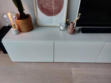 Ikea Besta TV Meubel met Glazen Plaat - afbeelding 4 Ikea Besta TV Meubel met Glazen Plaat - afbeelding 4