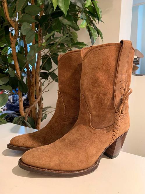 Sendra suède leren enkellaarsjes met hak 38 western boots, Kleding | Dames, Schoenen, Zo goed als nieuw, Lage of Enkellaarzen