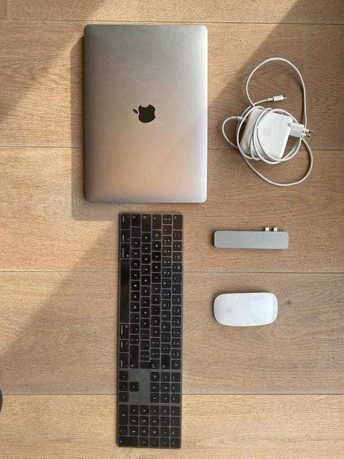 Macbook pro 2019 13 inch touchbar - incl toetsenbord en muis, Computers en Software, Apple Macbooks, Gebruikt, MacBook Pro, 13 inch