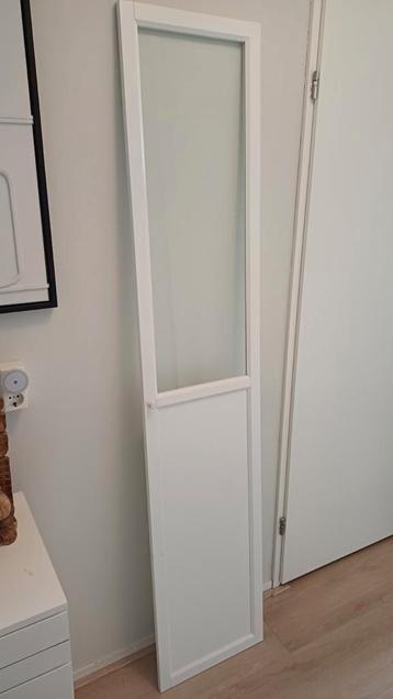Ikea paneel/vitrine deur Billy oxberg. - afbeelding 1 Ikea paneel/vitrine deur Billy oxberg. - afbeelding 1