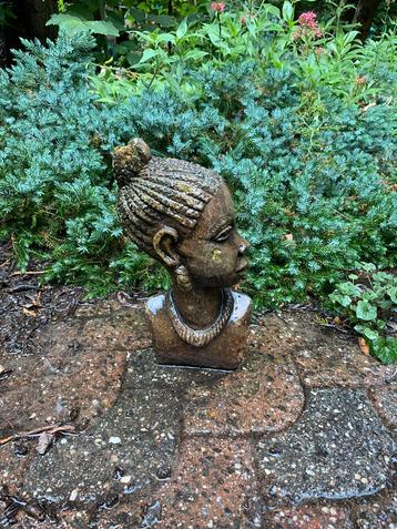 Speksteen beeld voor interieur of tuin Afrikaanse dame 