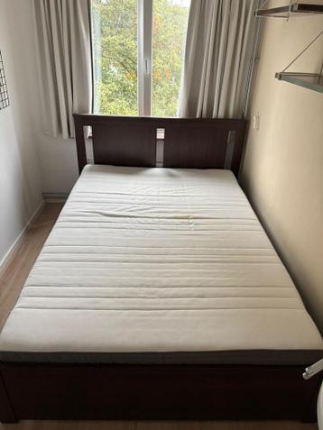 Ikea Songesand bed 140x200 donkerbruin incl lattenbodems - afbeelding 2 Ikea Songesand bed 140x200 donkerbruin incl lattenbodems - afbeelding 2
