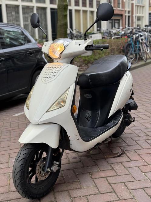 La souris  city  brom scooter 45km / h  wit, Fietsen en Brommers, Scooters | Overige merken, Zo goed als nieuw, Maximaal 45 km/u