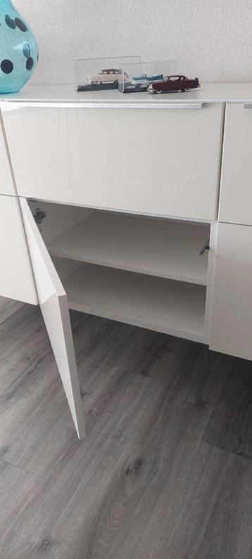 IKEA Besta Wandkast Hoogglans Wit - afbeelding 3 IKEA Besta Wandkast Hoogglans Wit - afbeelding 3