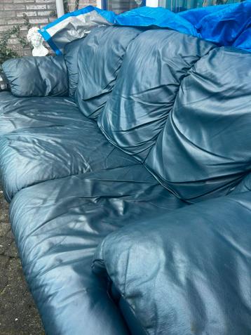 Gratis bank af te halen voor te chillen / mancave