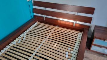 Bedframe, lattenbodem + nachtkastje IKEA (zonder matras) - afbeelding 2 Bedframe, lattenbodem + nachtkastje IKEA (zonder matras) - afbeelding 2