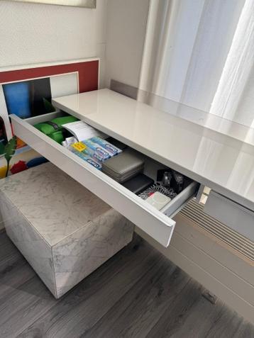Besta Beurs Ikea bureau/sideboard ( 180cm) - afbeelding 5 Besta Beurs Ikea bureau/sideboard ( 180cm) - afbeelding 5