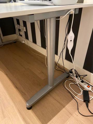 Ikea hoek bureau wit Effektiv serie - afbeelding 3 Ikea hoek bureau wit Effektiv serie - afbeelding 3