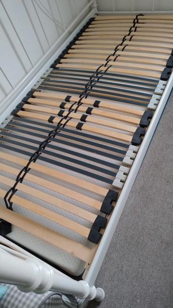 Mooi wit bedframe - afbeelding 2 Mooi wit bedframe - afbeelding 2