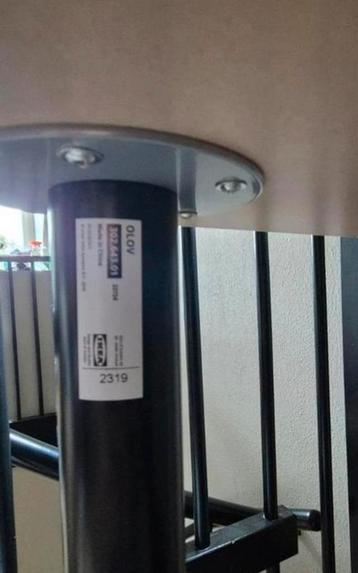 Ikea Bekant bureau 160x80 met Olov poten - afbeelding 3 Ikea Bekant bureau 160x80 met Olov poten - afbeelding 3