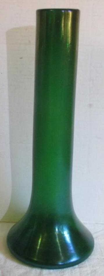 art deco diepgroene Boheems glas vaas Loetz