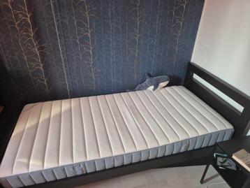 Bedframe and Mattress - afbeelding 1 Bedframe and Mattress - afbeelding 1