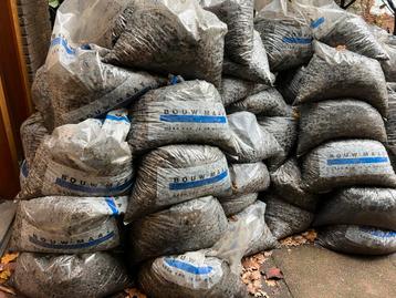 Gratis Natuurstenen Tuingrind / keitjes 40-50 m2