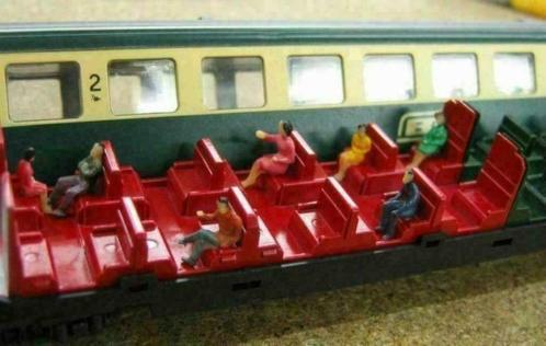 Zittende poppetjes voor in de trein (H0), Hobby en Vrije tijd, Modeltreinen | H0, Nieuw, Wagon, Gelijkstroom of Wisselstroom, Overige merken