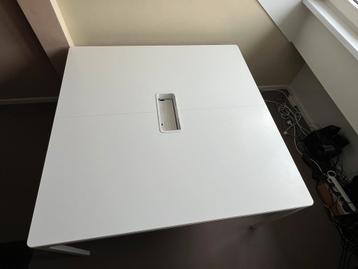 Ikea Bekant bureau 140 x 140 cm - afbeelding 4 Ikea Bekant bureau 140 x 140 cm - afbeelding 4