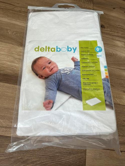 Delta Baby hellend kussen - anti-reflux, anti-benauwdheid, Kinderen en Baby's, Kinderkamer | Beddengoed, Zo goed als nieuw, Kussen