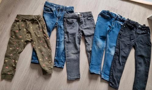 5x spijkerbroeken broeken jongens maat 92-104, Kinderen en Baby's, Kinderkleding | Kinder-kledingpakketten, Zo goed als nieuw