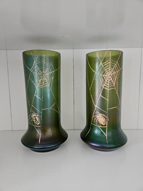 Twee zeer zeldzame Loetz vaas , vazen met spinnen, Antiek en Kunst, Antiek | Glas en Kristal, Ophalen of Verzenden