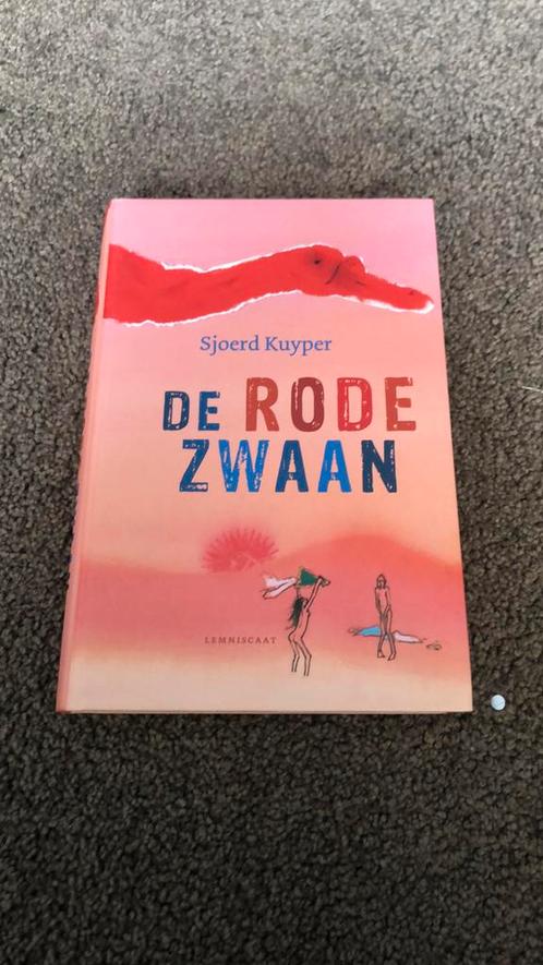 Sjoerd Kuyper - De rode zwaan, Boeken, Kinderboeken | Jeugd | 10 tot 12 jaar, Zo goed als nieuw, Ophalen of Verzenden