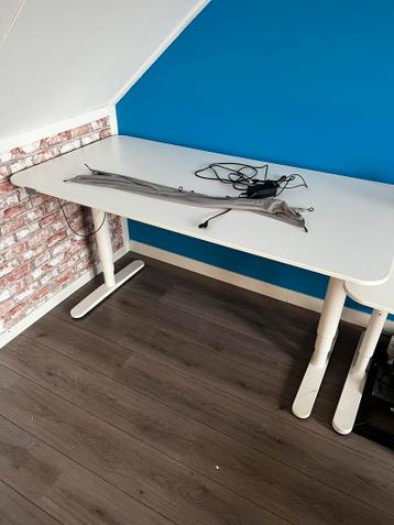 BEKANT wit bureau zit/sta elektrisch, 160x80 cm - afbeelding 2 BEKANT wit bureau zit/sta elektrisch, 160x80 cm - afbeelding 2
