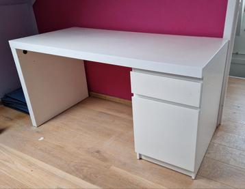 IKEA Malm bureau - wit - afbeelding 1 IKEA Malm bureau - wit - afbeelding 1