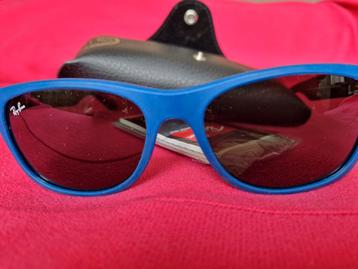 Ray-Ban New Wayfarer RB2132

