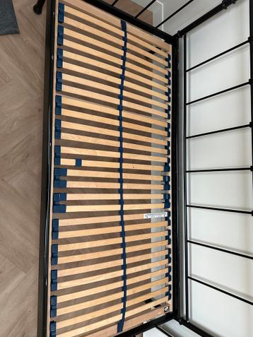Bedframe met lattenbodem 90x200 - afbeelding 7 Bedframe met lattenbodem 90x200 - afbeelding 7
