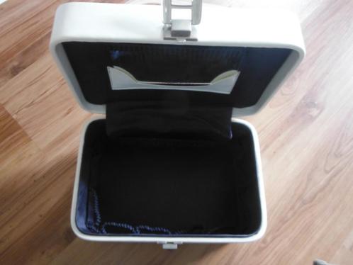 mooie grote zgan vintage witte beautycase met slot, Sieraden, Tassen en Uiterlijk, Beautycases, Zo goed als nieuw, Hardcase, Wit