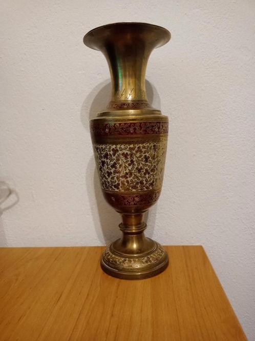 Vintage messing vaas gemaakt in India, Antiek en Kunst, Antiek | Vazen, Ophalen of Verzenden