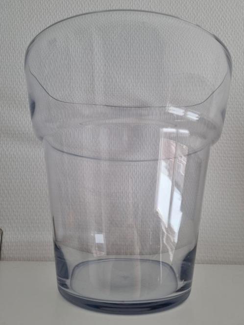 Glazen vaas dik glas in de vorm van een bloempot, Huis en Inrichting, Woonaccessoires | Vazen, Gebruikt, Glas, Ophalen