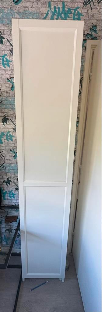 IKEA Billy Boekenkast met Deur (moet weg) - afbeelding 1 IKEA Billy Boekenkast met Deur (moet weg) - afbeelding 1