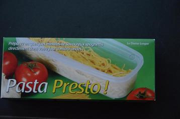 Pasta Presto. Plastieken pot om spaghetti klaar te maken.