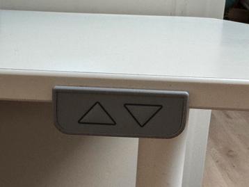Ikea Bekant elektrisch sta zit bureau 160x80 - afbeelding 3 Ikea Bekant elektrisch sta zit bureau 160x80 - afbeelding 3