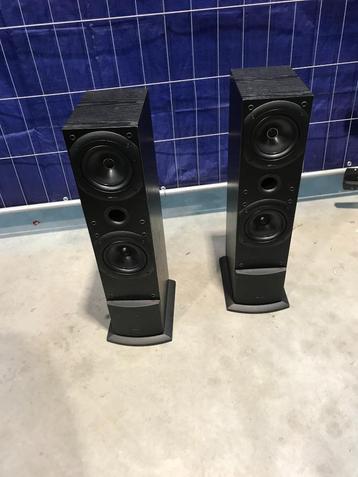kef q 50 luidspreker toren speakers staand + bescherm kapjes